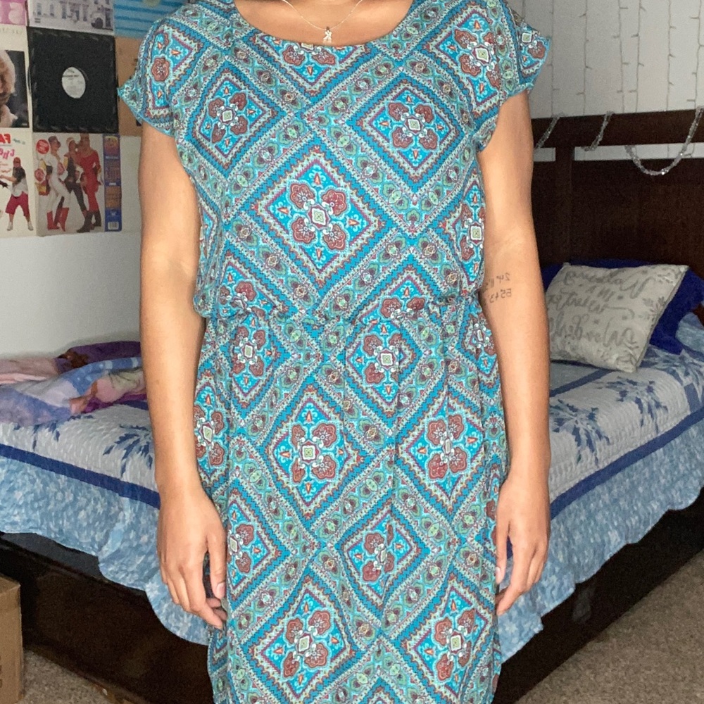 City Triangles midi dress. Size XL. Elastic waistband. Comfy to wear.